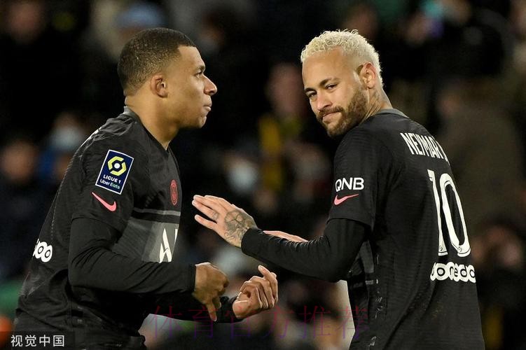 维尼修斯本场打进1球，4过人错失2次良机，对抗10胜5